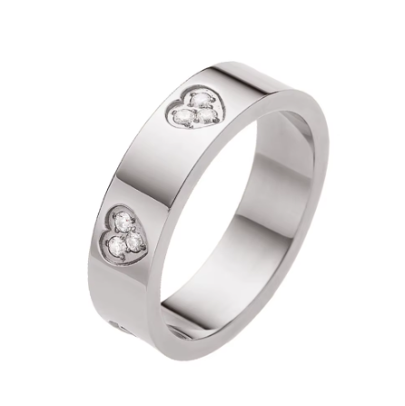 Stijlvolle zilveren en robuuste ring met een tijdloos ontwerp