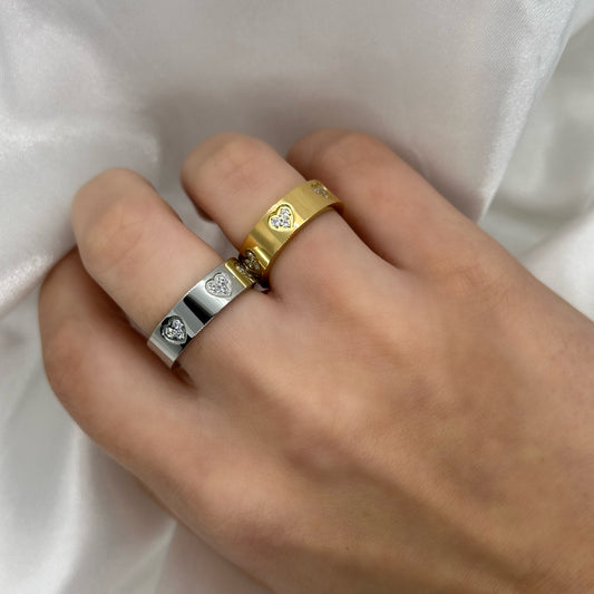 Gouden en zilveren robuuste ring met een tijdloos ontwerp