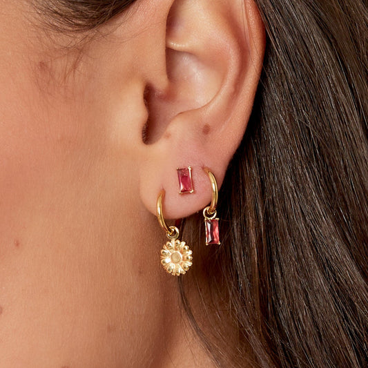 Tijdloze Classic Stud oorbel met een eenvoudige en verfijnde ontwerp