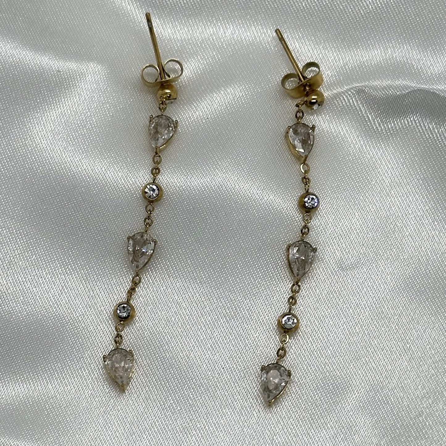 Falling tear studs - Es by May