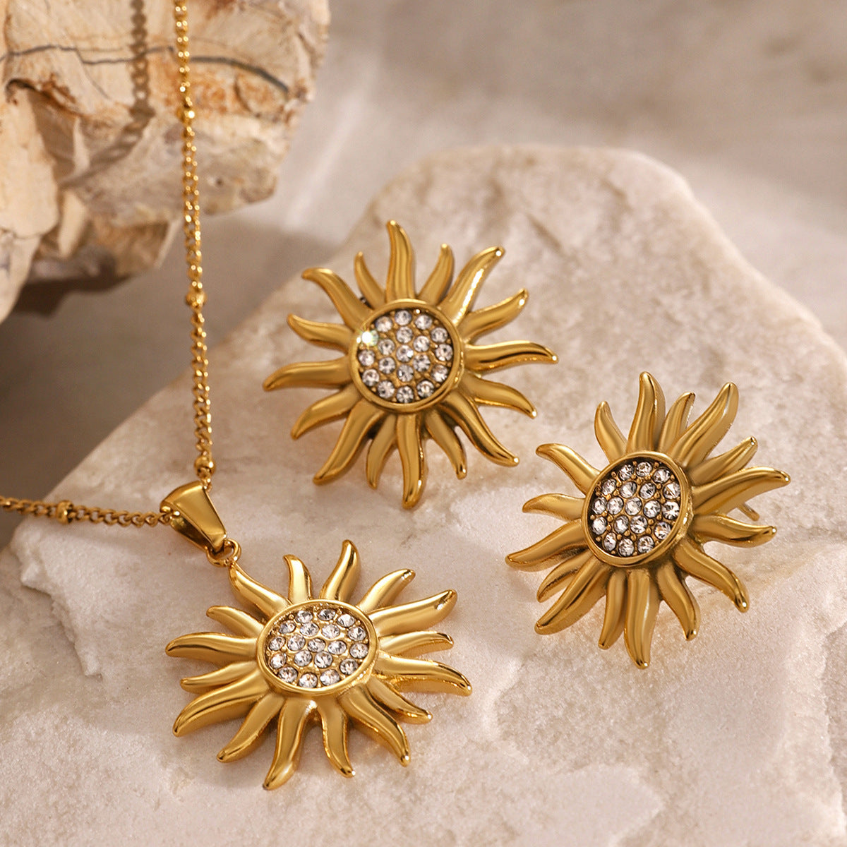 Burning sun studs - Es by May
