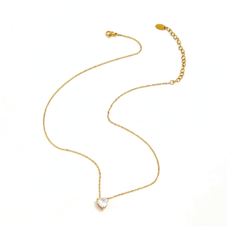 Elegante gouden ketting met een hartvormige diamaten hanger