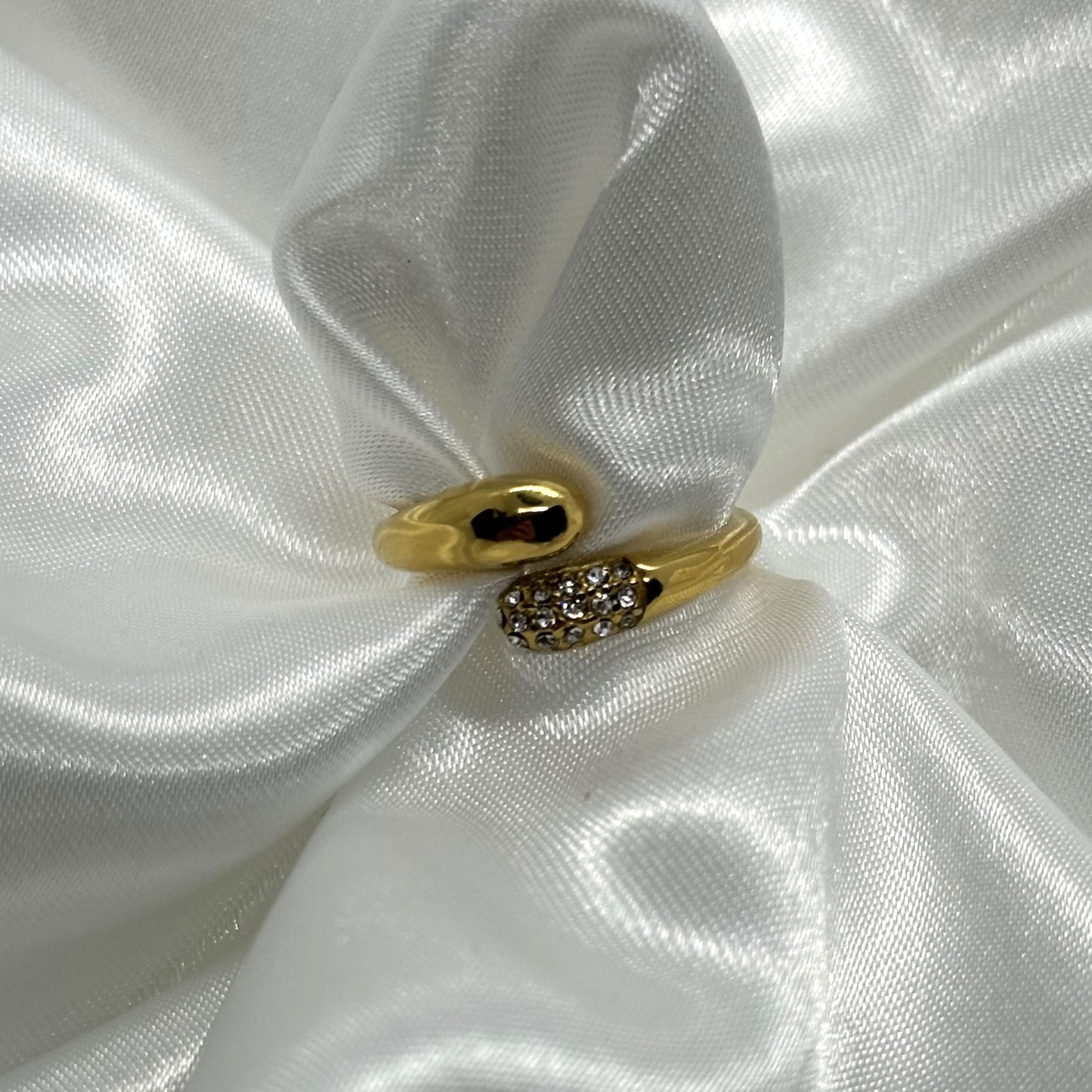 Ring diamond embrace - Es by May