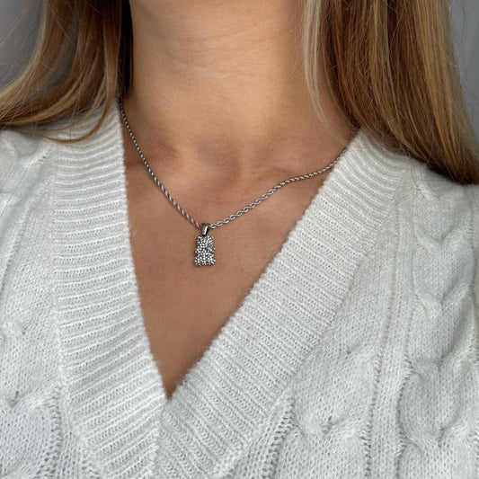 Speelse zilveren ketting met een gummybeer-hanger en fonkelende diamanten