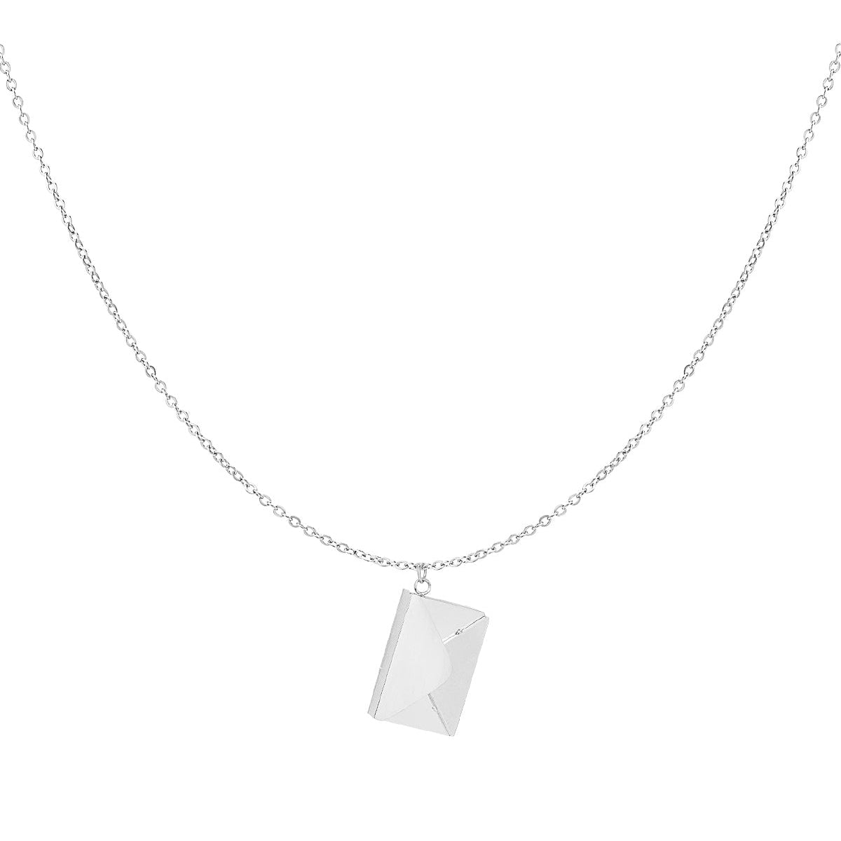 Zilverenketting met een charmante envelop hanger, met een romantische boodschap