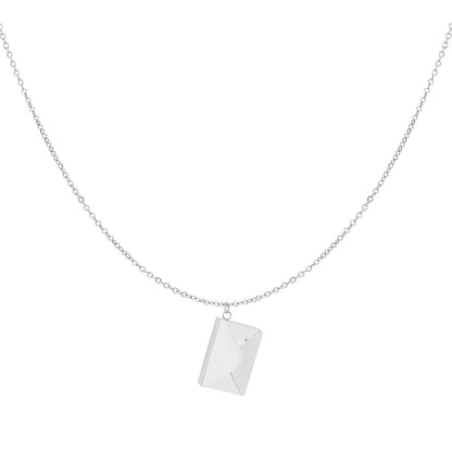 Zilverenketting met een charmante envelop hanger, met een romantische boodschap