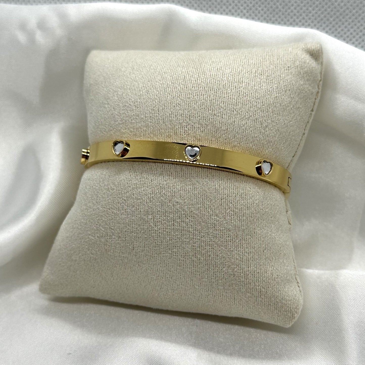 4 Hearts Bangle Armband