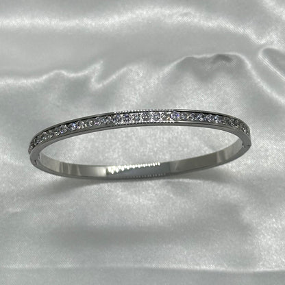 Half Diamond Bangle Armband