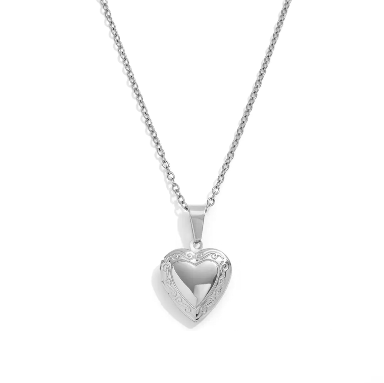 Luxe zilveren ketting met een romantische print locket