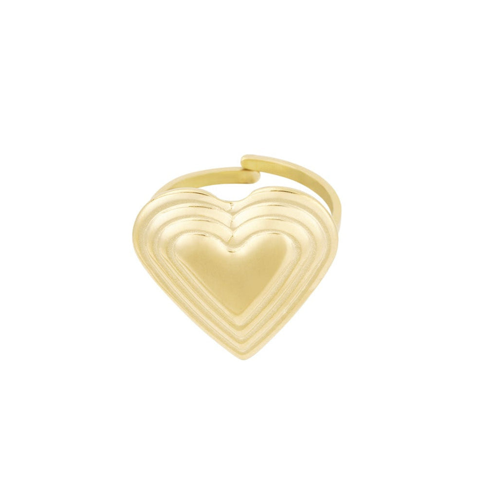 Goudkleurige ring met een groot hart