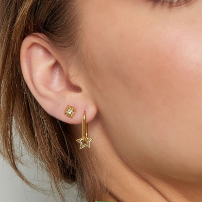 Minimalistische stud oorbel met subtiele glinsterende steen